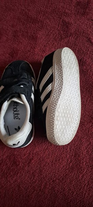 Tenisi adidas 25