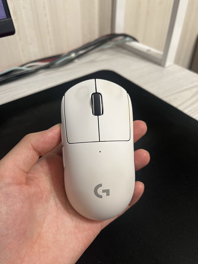 Продаю Logitech Superlight 2
