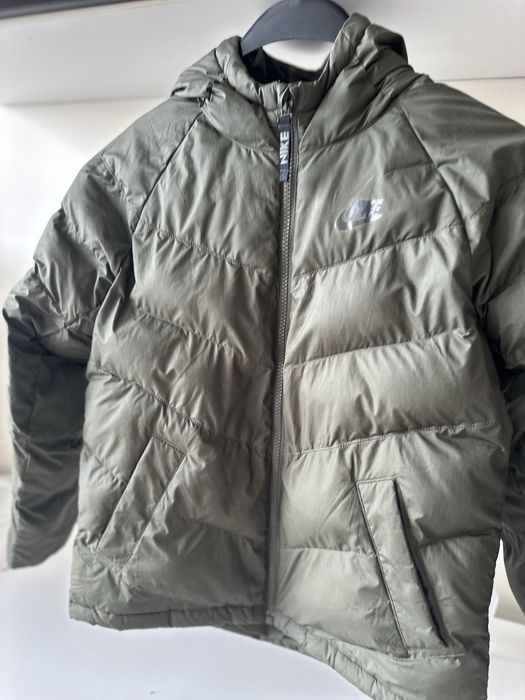 Зимно яке Nike ,маслено зелено