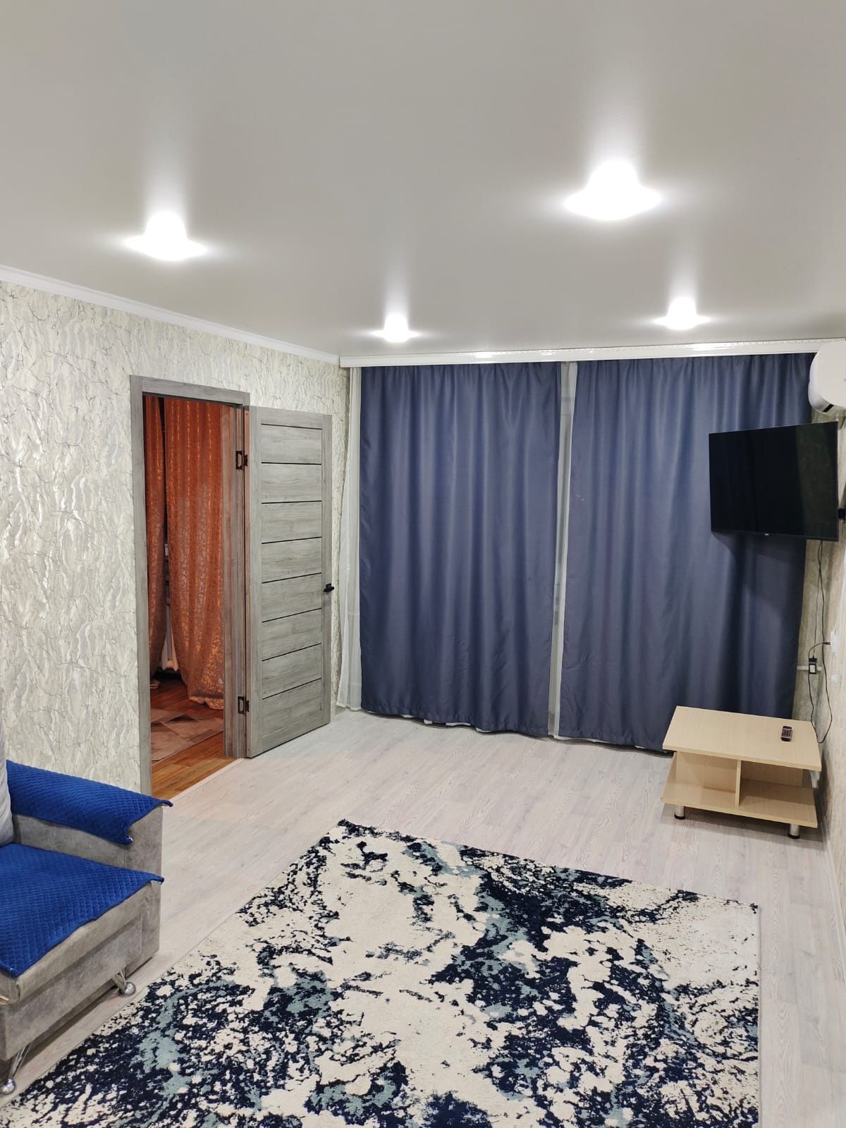 Гагарина 10, 2-х комн., центр, WI-FI, смарт TV