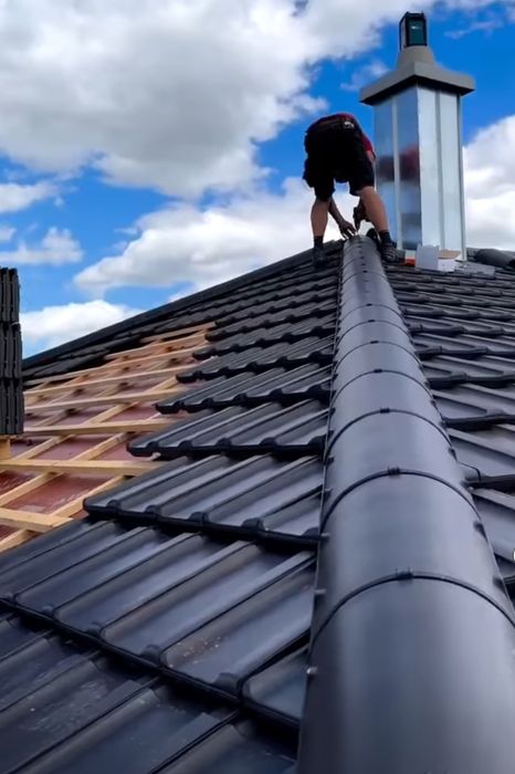Montaj acoperis tigla metalica, ceramica reparati dulgheri mansardarri