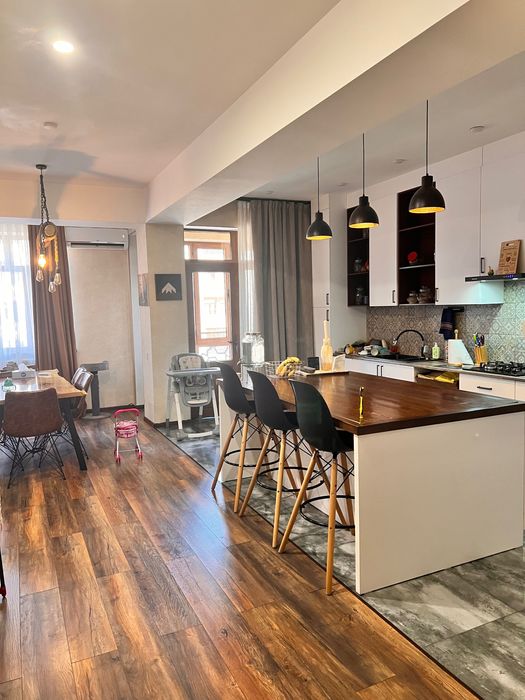 4х комнатная квартира (118кв.м) с ремонтом, Алмазарский район