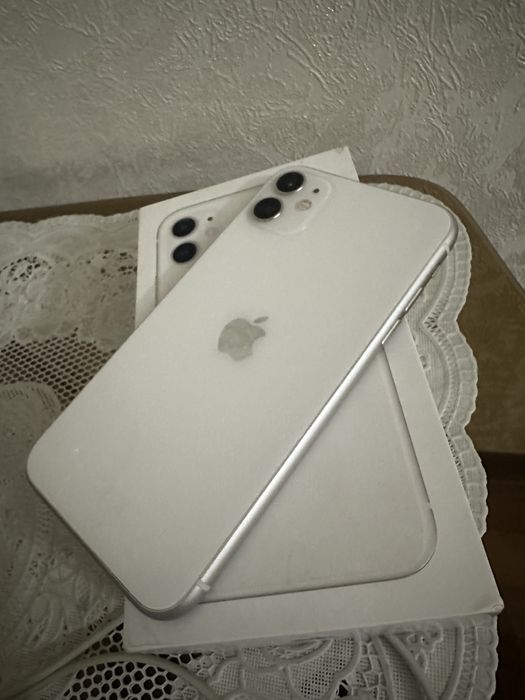 Айфон 11 64 гб.