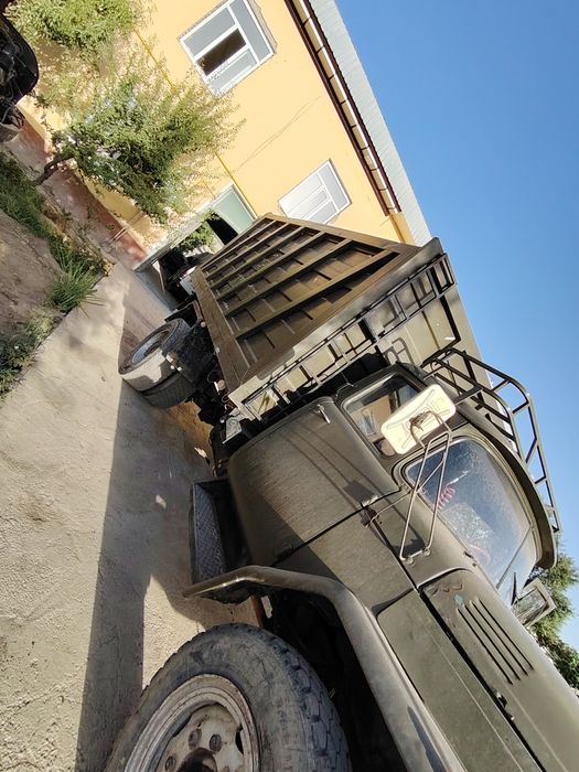 zil 130 ni 131 qilingan holati yaxshi  yurub turgan moshina yili 1984