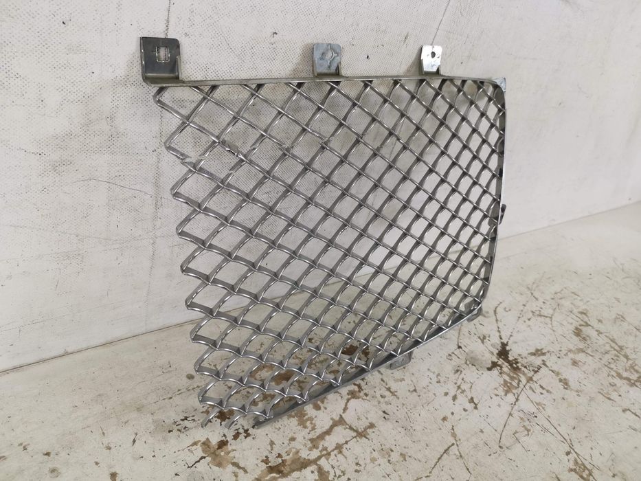 Централна решетка Ляв Бентли Бентайга / Bentley Bentayga Оригинална по