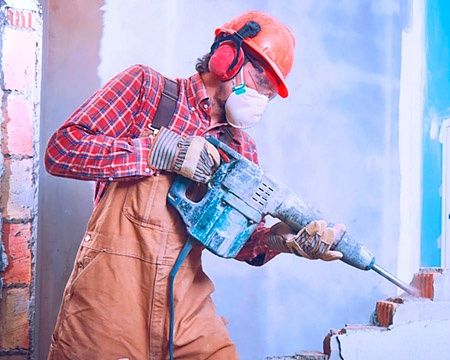 Снос домов слом построек демонтаж стен полов стяжки перекрытия окно