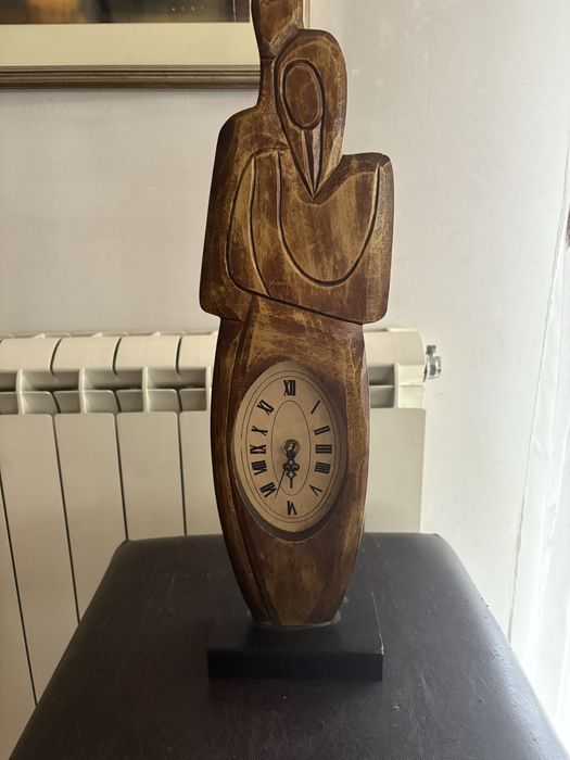 Настолен часовник