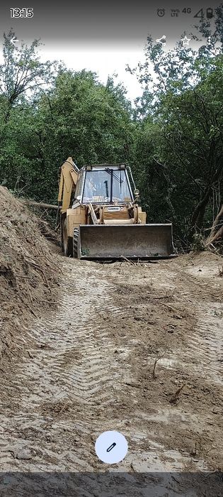 Buldoexcavator hanomag sau schimb
