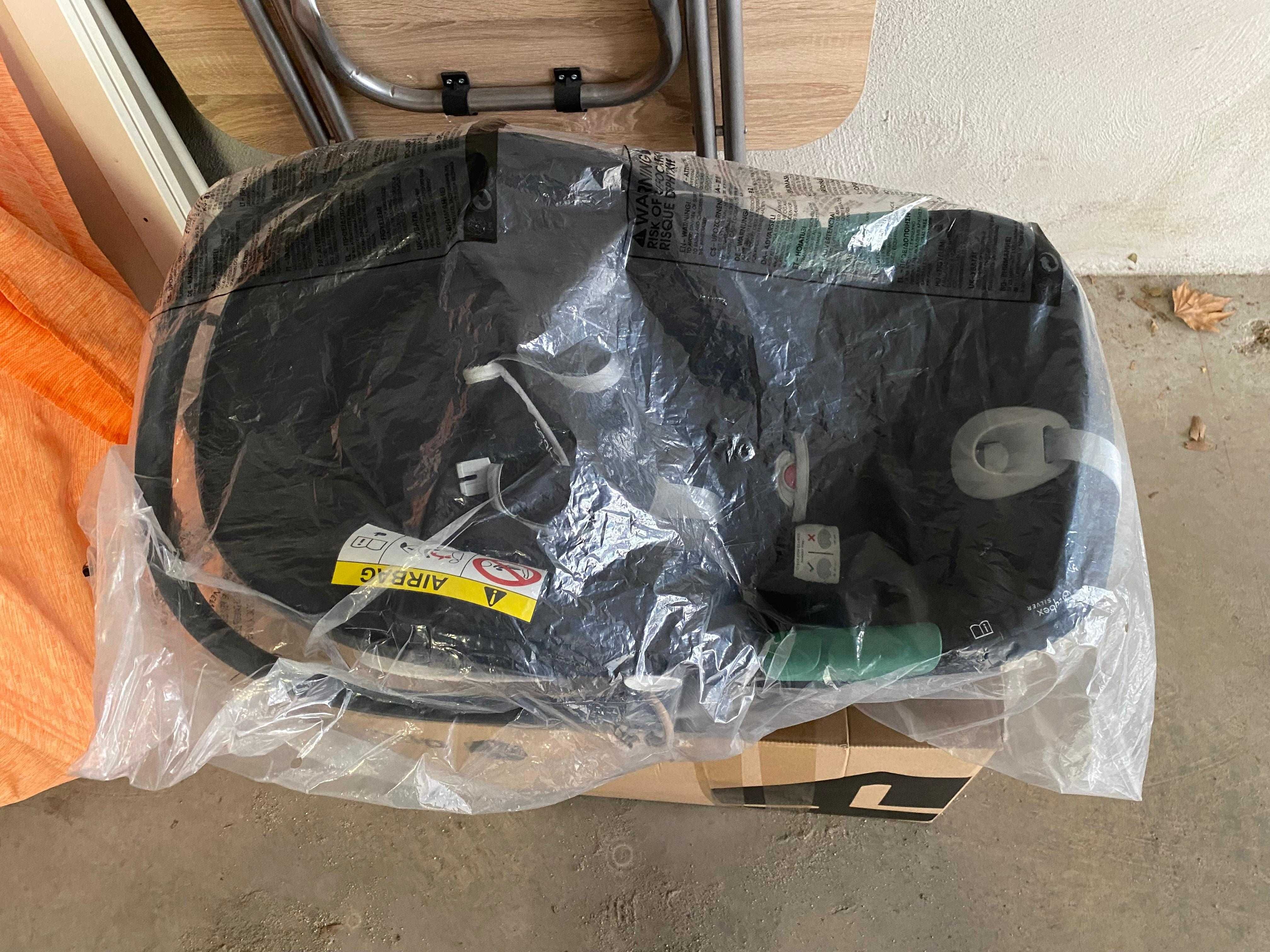 Бебешко кошче за кола Cybex Aton B2 i-Size с адаптори