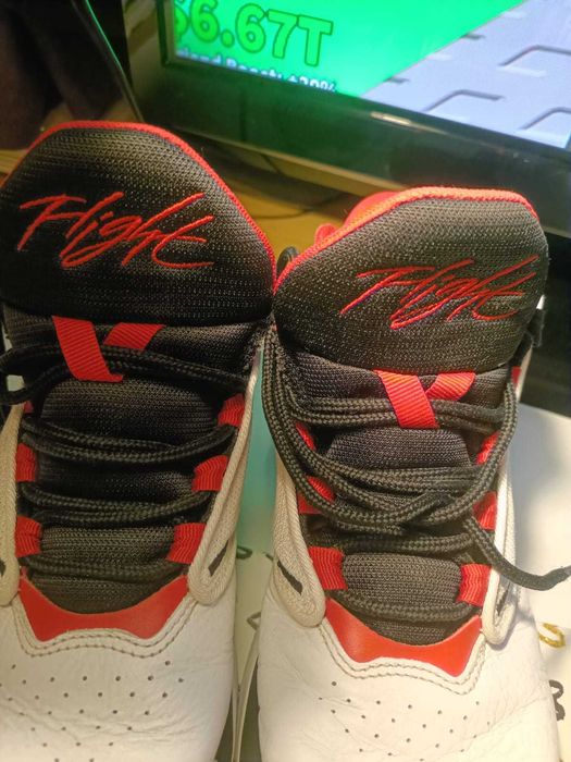 JORDAN MAX AURA 4 mărimea 40, stare 9/10