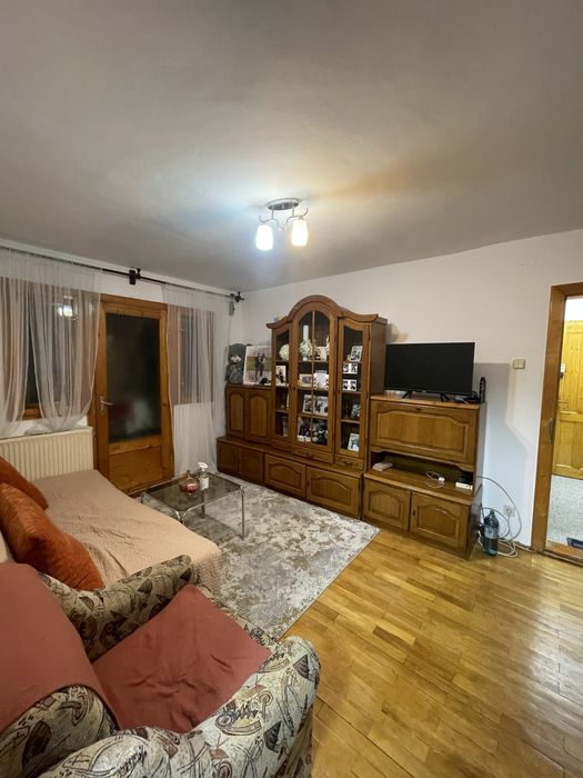 Apartament 2 camere et 1 central Chisineu Cris