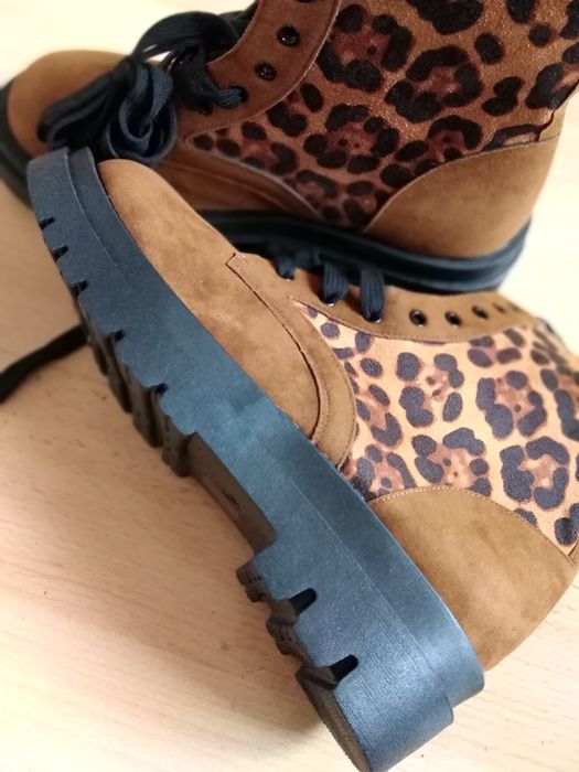 Дамски кубинки с леопардов принт от плат тип изкуствен велур.