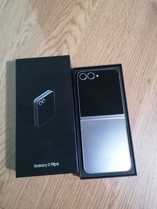 Telefon mobil Samsung Galaxy Z Flip6,