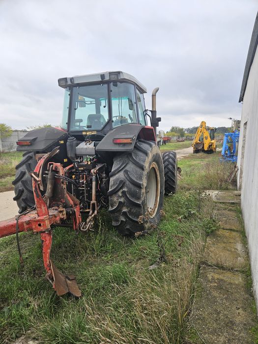 Vând tractor și utilaje