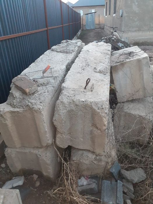 Продам блок 2.40 х50х50 размер продам