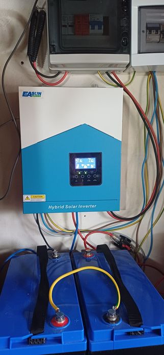 Invertor solar hibrid off grid
