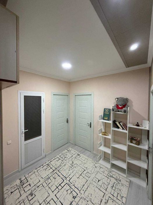 2х комнатная квартира на 4 этаже 65кв/м, в Самарканде