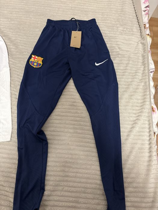 Compleu Fc Barcelona -nou,cu eticheta