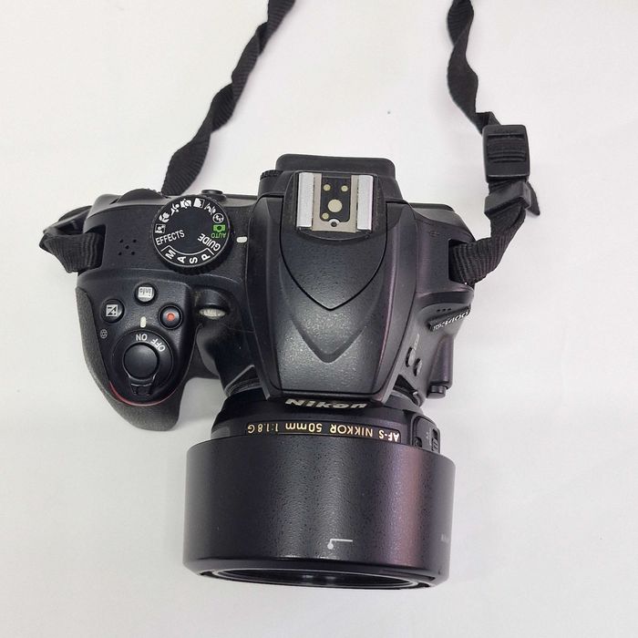 Liquid Money vinde - Aparat foto Nikon D3400 + 2 obiective, 3 filtre