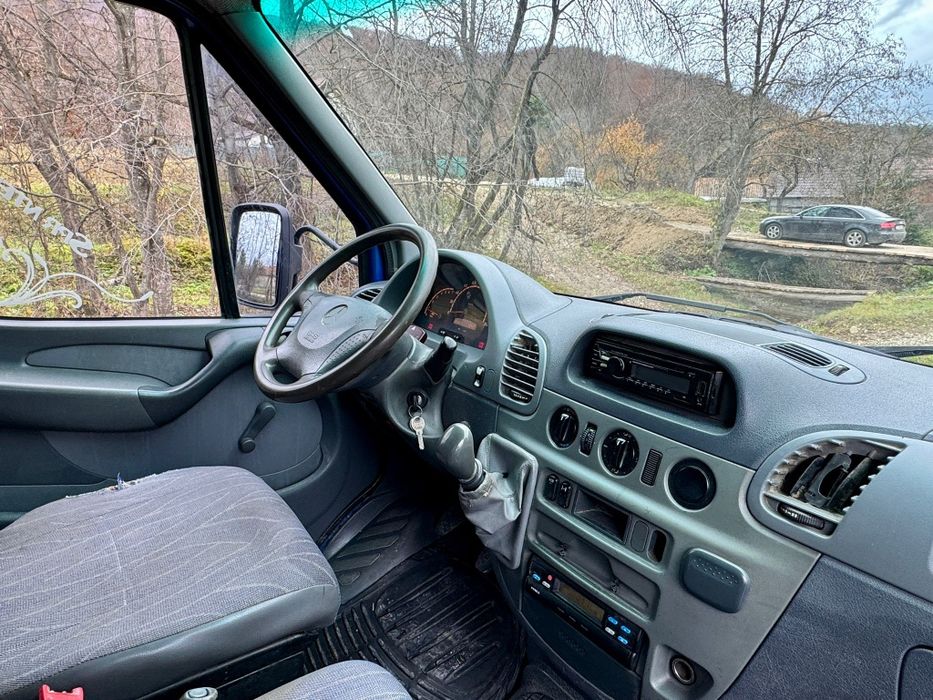 Vând Mercedes Sprinter 413 basculabil pe 3 părți