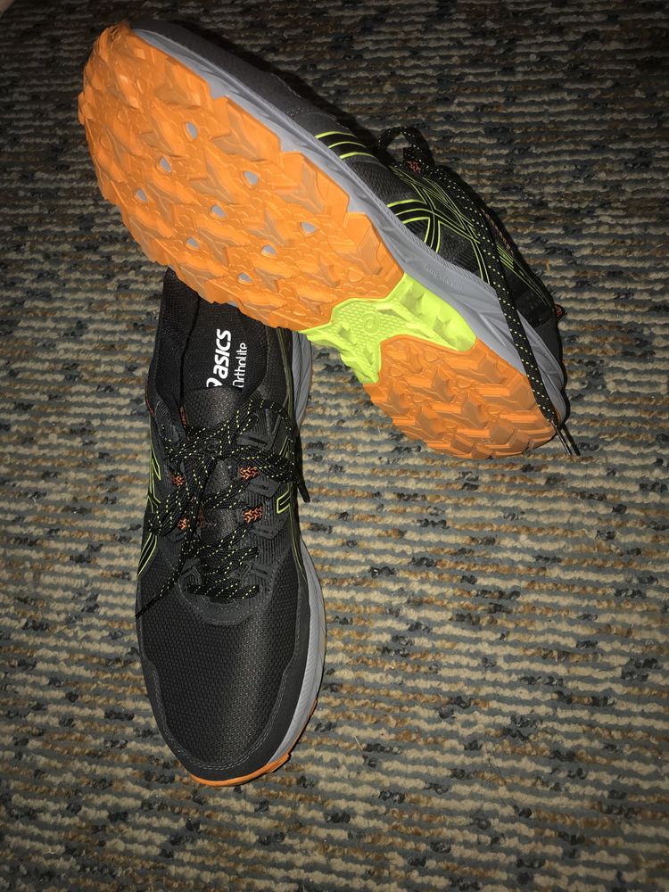 ASICS номер 45 дължина на стелките 28см