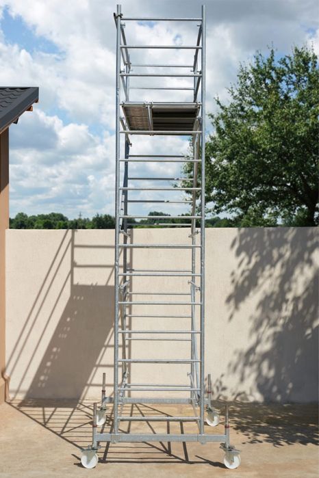 DE INCHIRIAT Schela Mobila  pe roti din otel zincat