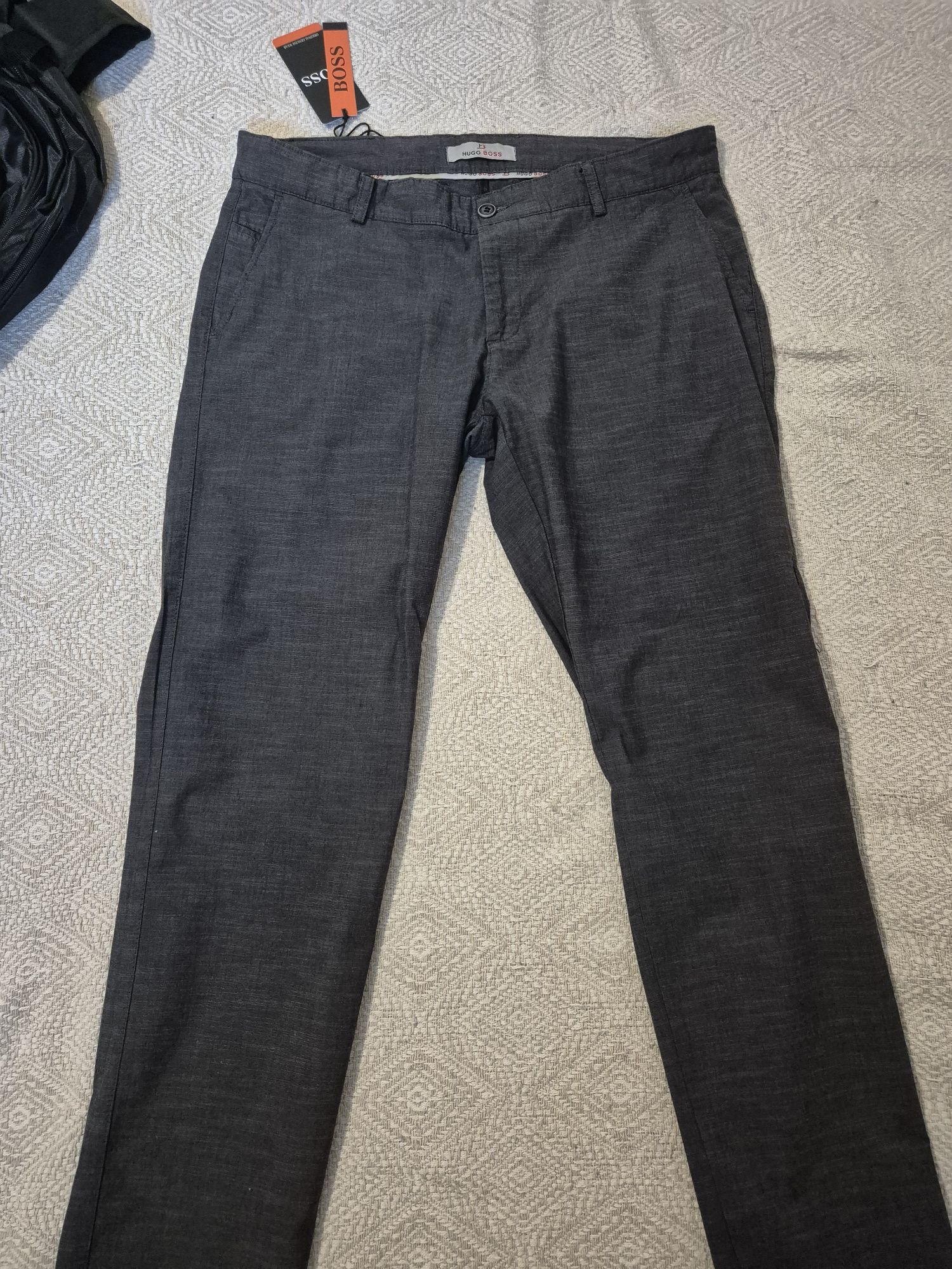 Pantaloni barbatesti Hugo Boss