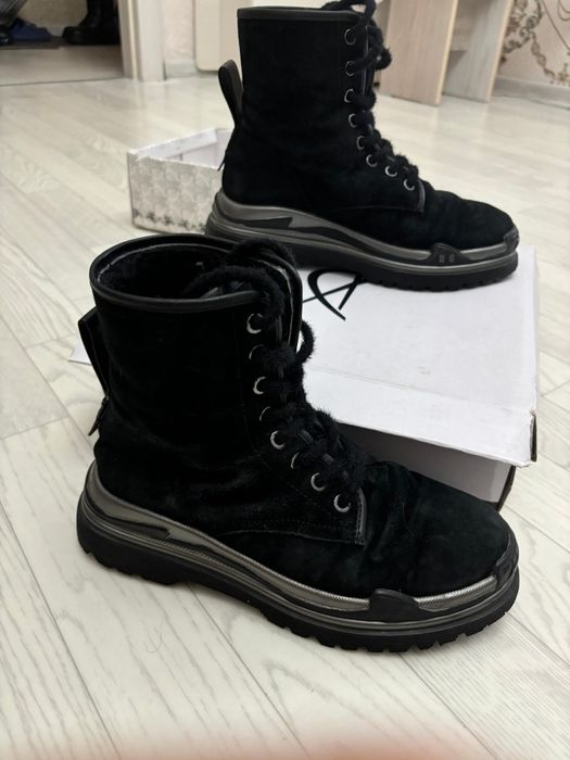 Продам ботинки зимние