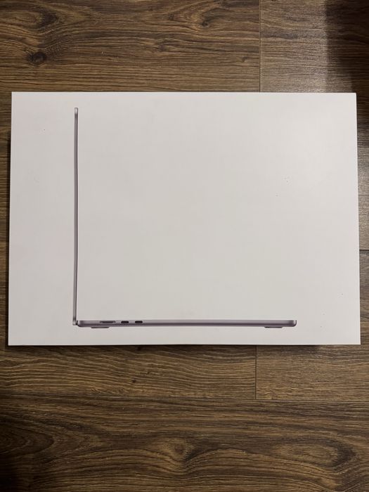 Apple Macbook Air 15.3 inch cu garantie eMAG