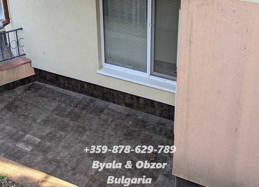 Просторен двустаен апартамент с 2 бани в гр.Бяла