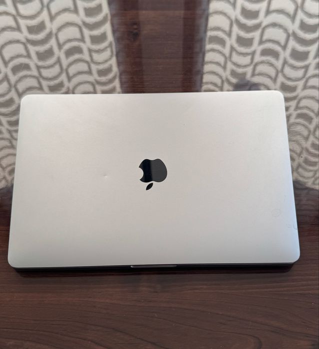 Stricat- Apple MacBook Pro 13” 2019