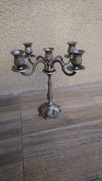 Sfesnic deosebit cu 5 brate.