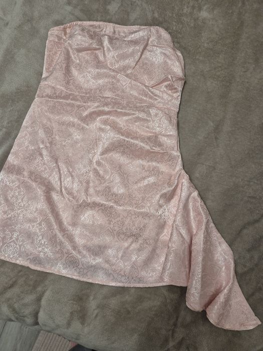 Нова сатенена къса рокля