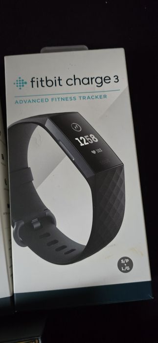 Смарт часовници и гривни Huawei и Fitbit