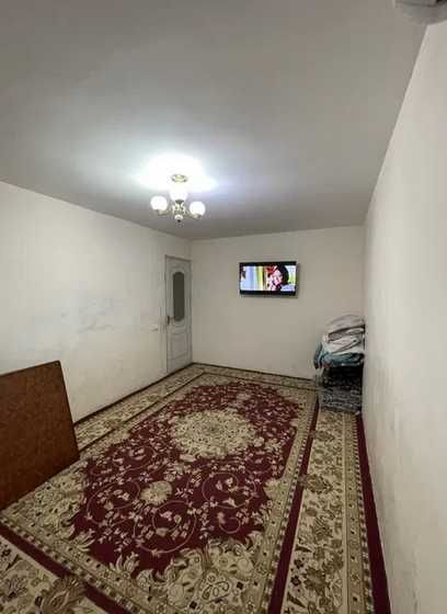 Продаю 2х комн  Чиланзар 25 кв-л кирпич 2 эт/5 эт дом