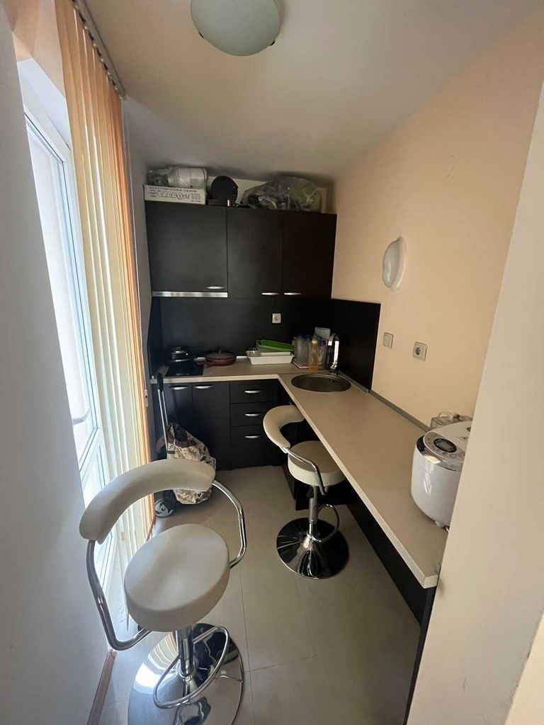 Дава се под наем Тристаен апартамент в Велинград - 146 кв.м за 146000 € - Снимка #4