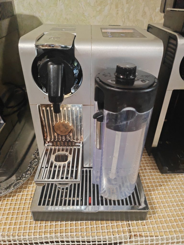 Delonghi EN750 Nespresso Latissima Pro