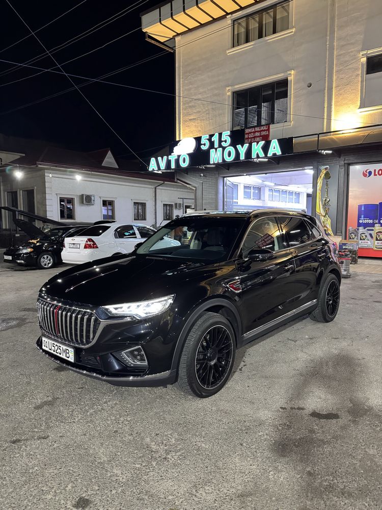 Hongqi HS5 2.0 Turbo