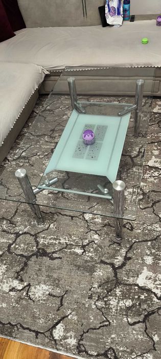 Стъклена холна маса