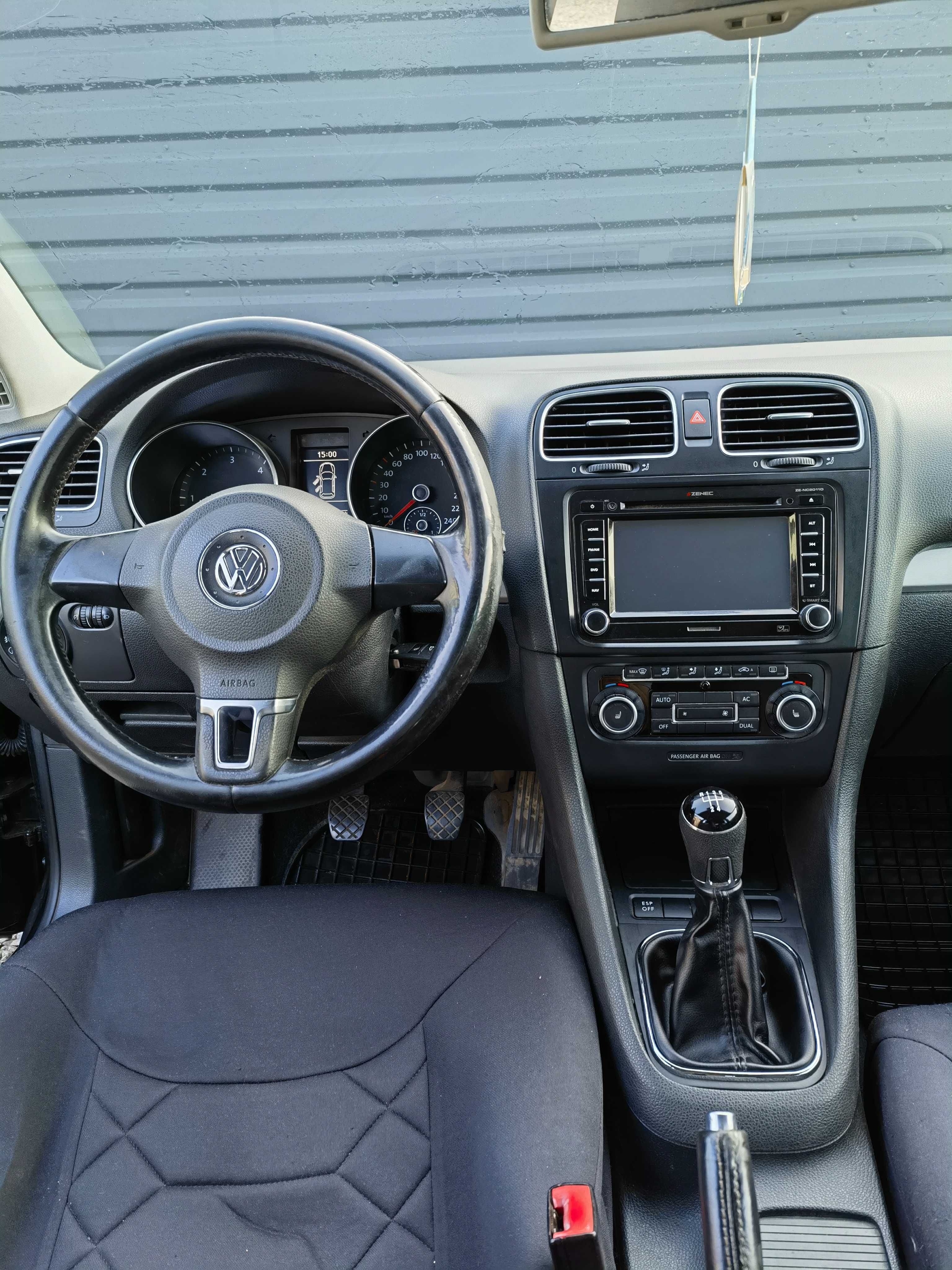 Vând Volkswagen Golf 6 1.6 TDI