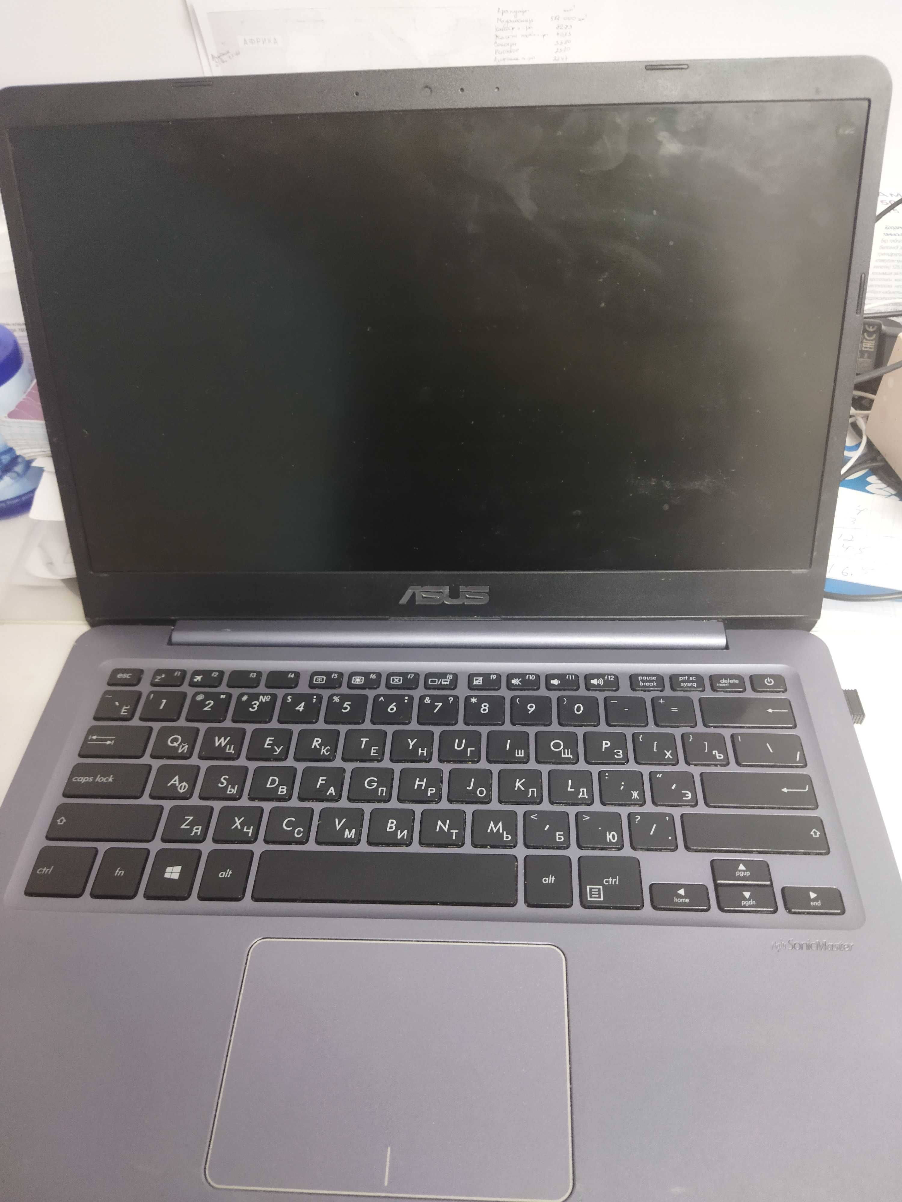 Asus vivobook laptop