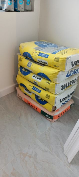 Продам остатки красок, сухих смесей после ремонта