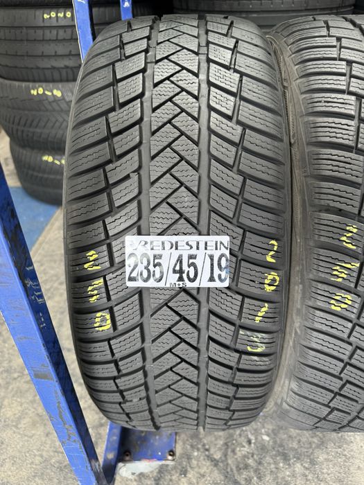 235/45/19 Vredestein M+S