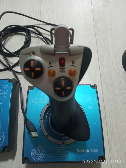Vând Saitek X45 simulatoare