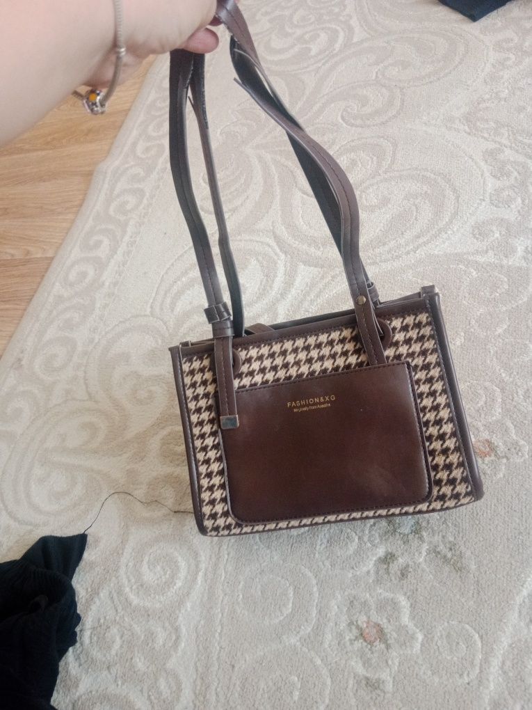Продам женскую сумку