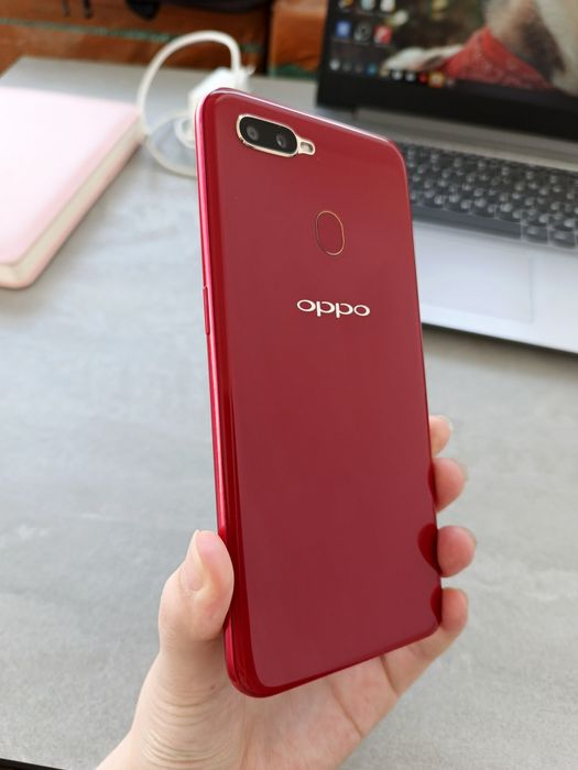 Telefon oppo sptiladi