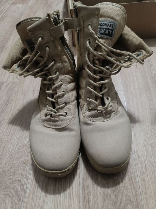 Продам мужские берцы.