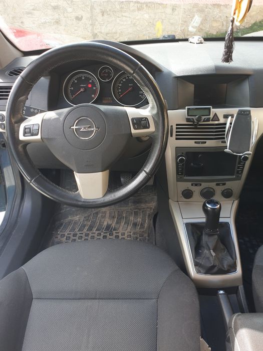 Vând Opel Astra H