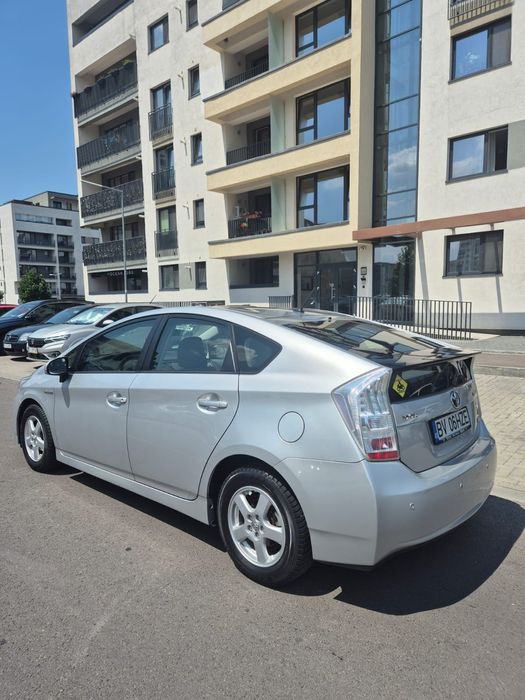 Proprietar, Toyota Prius 3 Hybrid, 189000 km cu carte service.