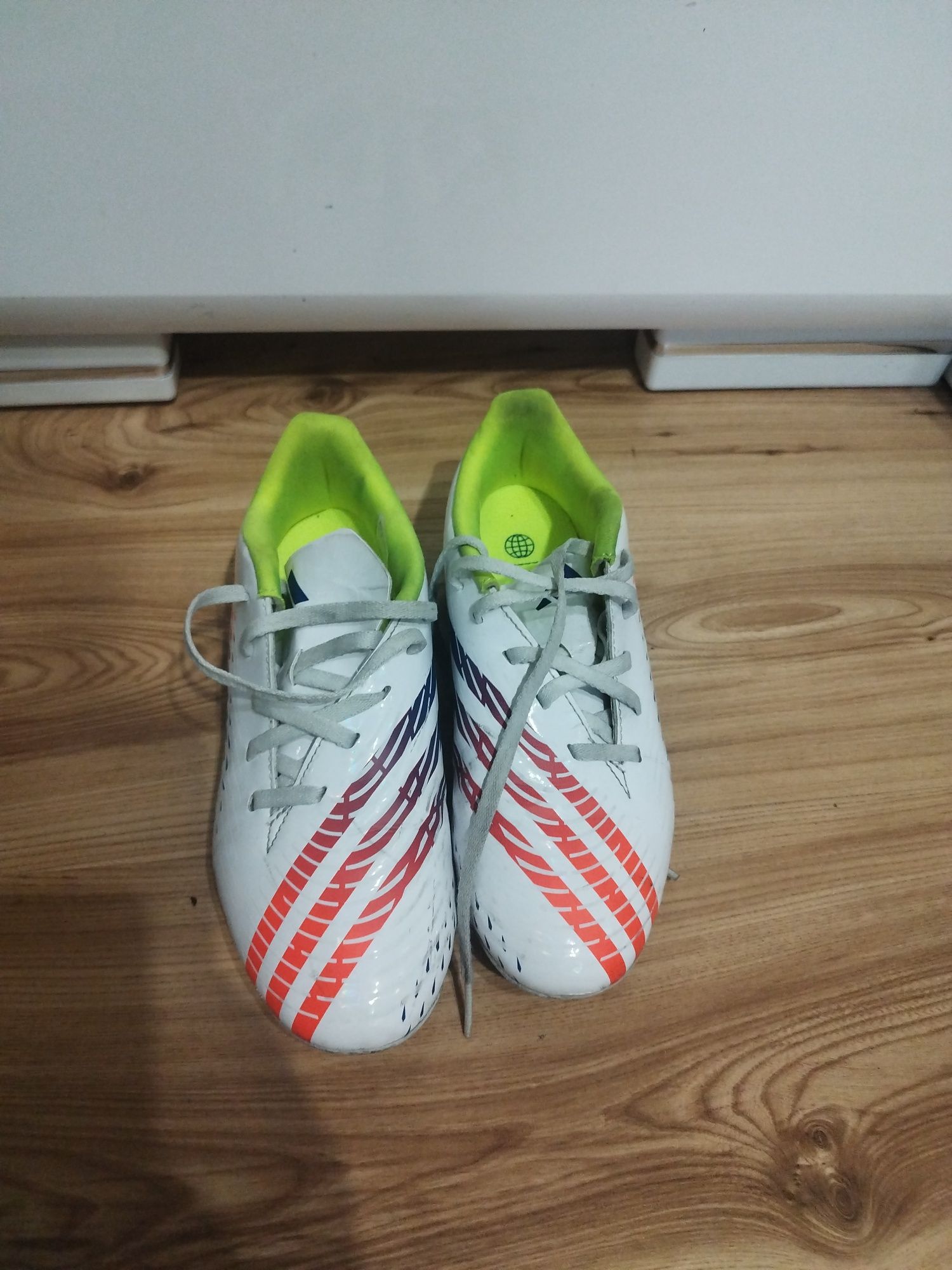 Футболни бутонки Adidas   37.5 номер